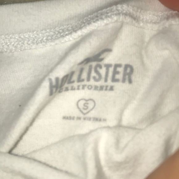 LIMITED EDITION white hollister crop top - Picture 3 of 3